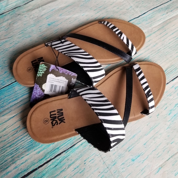 Shoes - Muk luks Dahlia zebra sandals size 8 NWT
